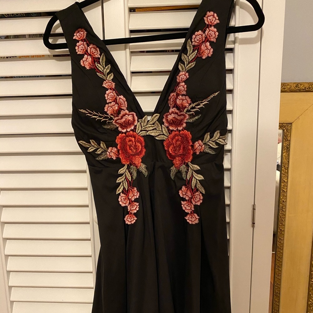 Black dress with flower embroidery